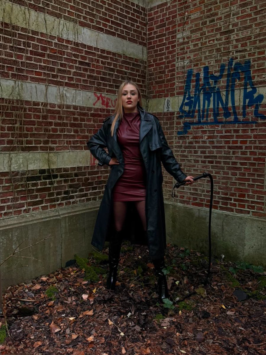 Mistress Elise tweet media