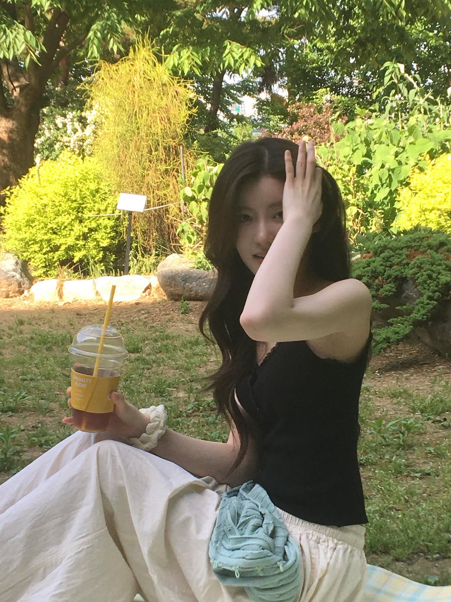 Citron0723's tweet photo. 느좋여성,,, 이날만큼은 아기강아디에서 벗어남 https://t.co/TGHloGVHXJ