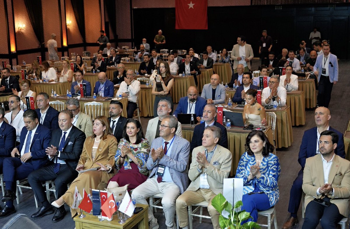 efesiad's tweet photo. Cem Yıldırım başkanlığında EFESİAD üyeleri GESİFED tarafından organize edilen, BESİAD ev sahipliğin gerçekleştirilen,iş dünyası profesyonellerini bir araya getiren,yeni iş birliklerine zemin hazırlayan,verimli ikili görüşmelere olanak sağlayan GESİFED-İŞ etkinliğine katıldı. https://t.co/6jZA8fQ3TE