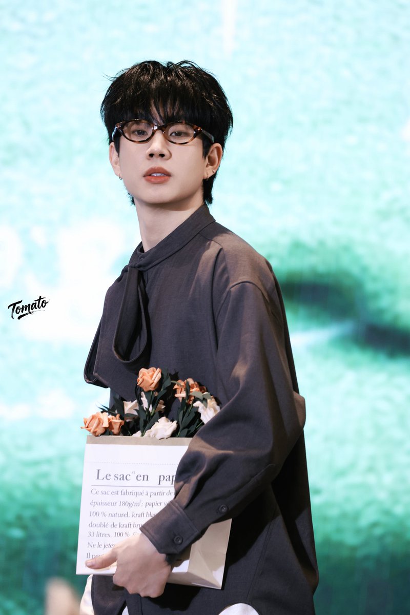 Tomatouh1h's tweet photo. 🥳
 #OffFanSigninHangzhou
#ออฟจุมพล  #OffJumpol https://t.co/KerzX9g5fb