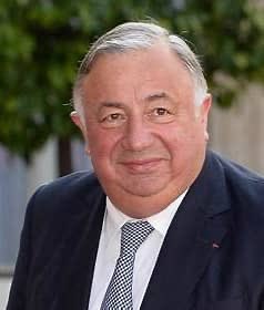 LObservateur_X's tweet photo. 🚨 #Epstein — Le Parlement français choisit de ne pas savoir.

Février 2026 : Braun-Pivet bloque la commission d’enquête à l’Assemblée.

→ Prétexte : “confusion des pouvoirs”
Avril 2026 : Larcher bloque à son tour au Sénat.

→ Prétexte : les éléments ne sont pas “suffisamment circonscrits”

Deux chambres. Deux présidents. Un seul résultat : aucune enquête parlementaire.
Pendant ce temps :

→ Le nom de Jack Lang apparaît 673 fois dans les fichiers Epstein

→ Le PNF enquête pour blanchiment aggravé

→ L’Institut du Monde Arabe perquisitionné

La justice peut enquêter.
Le Parlement, lui, préfère ne pas regarder.
Bienvenue en République.

#Epstein