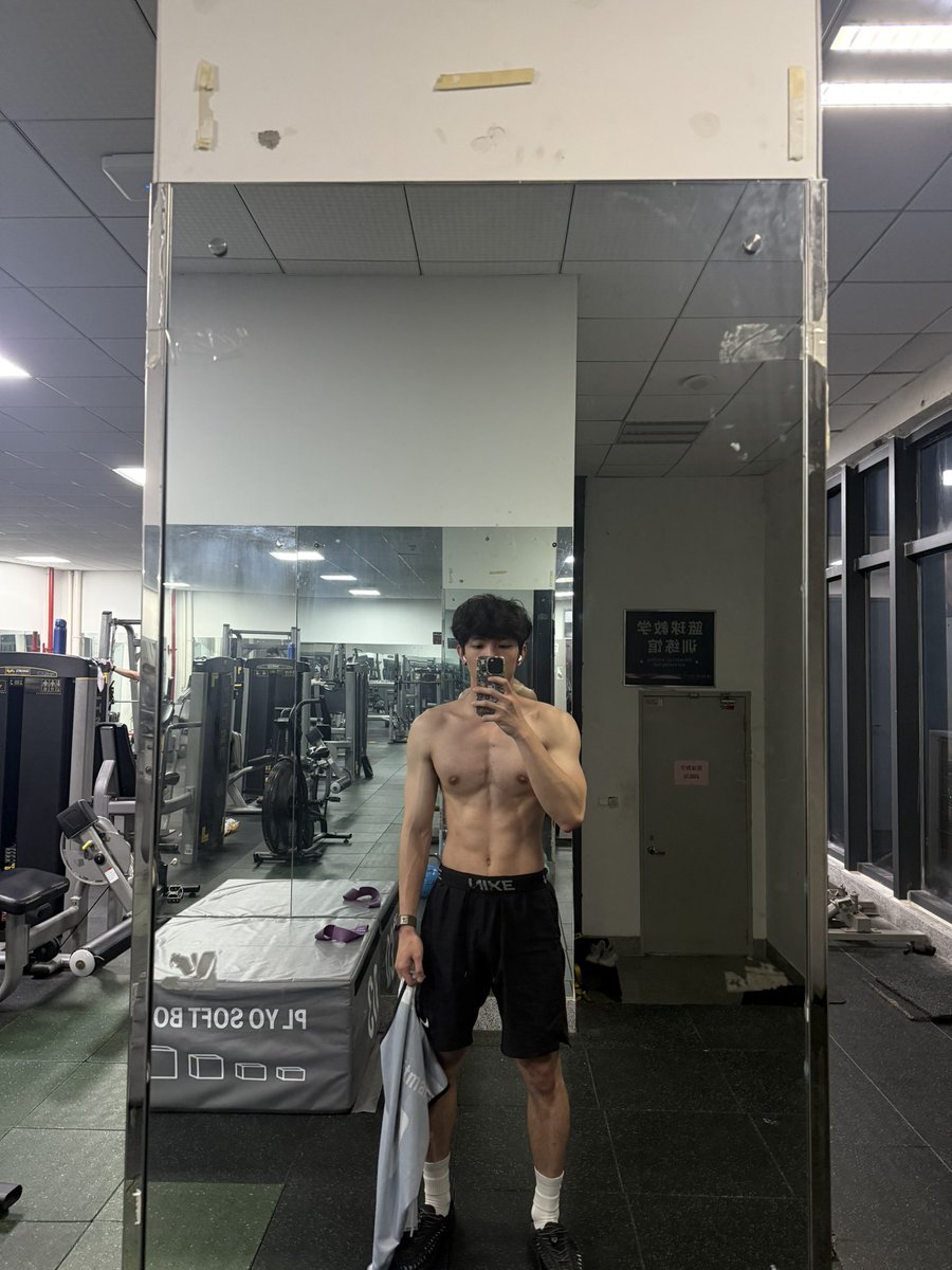 白告 tweet media