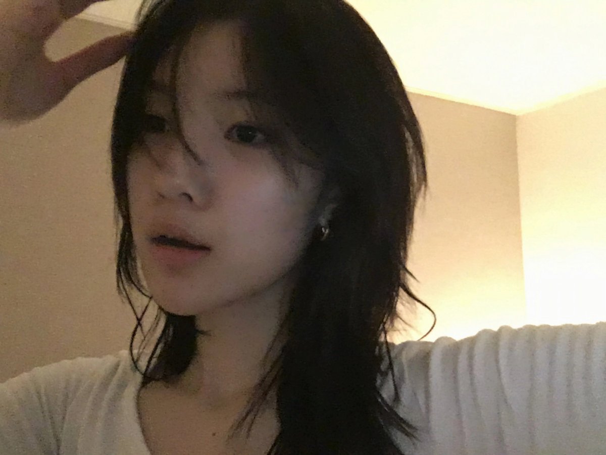 chelmythac's tweet photo. kakak cantik                            brondong nya https://t.co/4si9jGMlU1