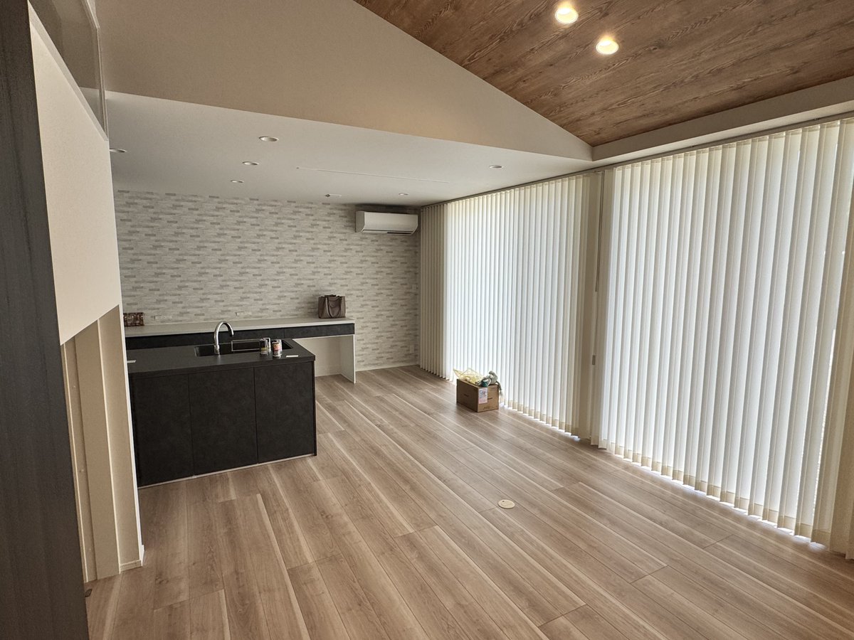 mopipi2525's tweet photo. お家引き渡しだった🏠

新築一軒家建てちゃった https://t.co/PUfJf7GSMv