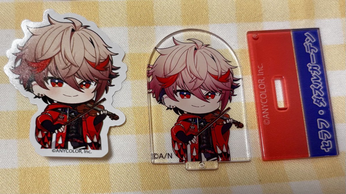 ts_7016P's tweet photo. @owl__fruit_tea 🍒はじめまして。検索よりお声掛け失礼いたします。こちら画像一枚目の物を所持しておりますが、お借りした画像二枚目の物との1:1交換は可能でしょうか？ https://t.co/HF0QlcdVv3