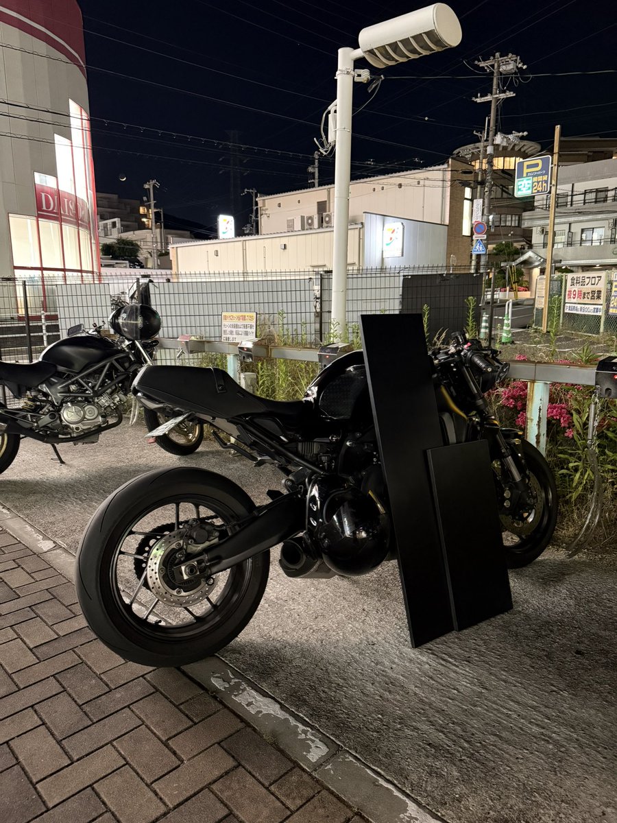 shenzaik's tweet photo. テメエはこれをどうやって持って帰るつもりなんですかね
考えて物買えよ？ https://t.co/PnPtA9t1Ey