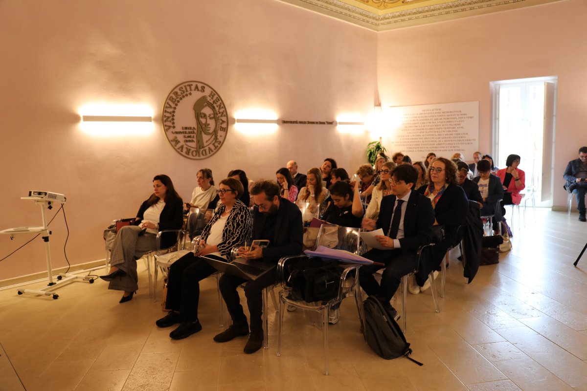 cammino_org's tweet photo. Seconda giornata del Convegno Nazionale CAMMINO

I lavori proseguono presso l’Università degli Studi di Enna “Kore” – sede di Siracusa, a Palazzo Pupillo, con la sessione dedicata ad “Antigone tra mito e attualità: legge, coscienza, responsabilità”.

📍 Palazzo Pupillo, Ortigia https://t.co/gQdb58Y02Z