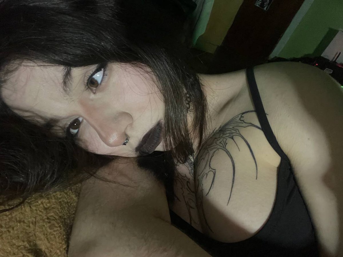 onlyastriiii's tweet photo. if i send you this pic wyd https://t.co/ywoEjXmBP9