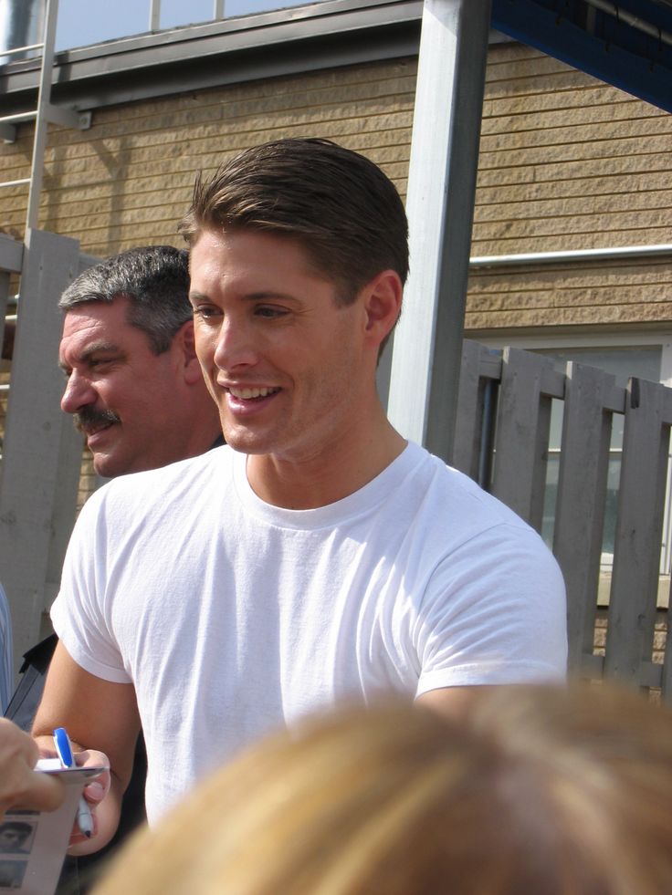 sam smokes 🌿 tweet media