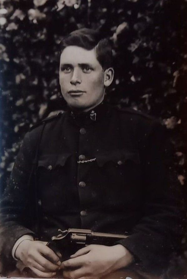 The Irish at War tweet media