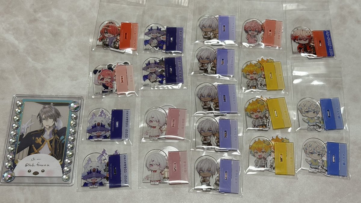 sub_fuuuu's tweet photo. 【交換】にじさんじ チョコエッグ2

譲▶️画像1
求▶️画像2(紫の方1、IDカードの方∞)

郵送交換希望
検索からお気軽にお声掛けください！ https://t.co/lCY6eeZ7Np