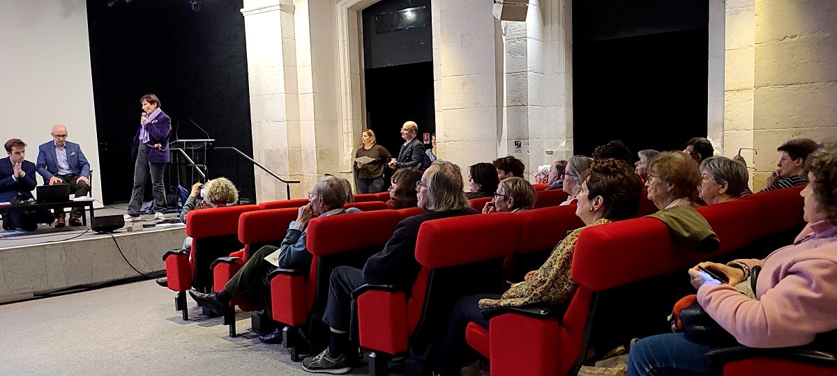 HistoireParis17's tweet photo. Joli succès pour notre conférence le 12 mai dernier à l'Hôtel de Ville, consacrée à "La Porte Maillot et Luna-Park" et co-animée par @Patrick_Rollot et Léopold Thievend !
Merci encore à @karen_taieb d'avoir initié ces beaux rendez-vous des "Mardis de l'Histoire" et à @lau_patrice de leur permettre de se prolonger tout au long de cette nouvelle mandature !
📆 Les prochaines dates : https://t.co/dQzQ3c1cci
📚 Et un sujet à retrouver dans notre publication "La Porte Maillot au fil du temps" (Disponible en ligne : https://t.co/aJ5roPs6Rr)