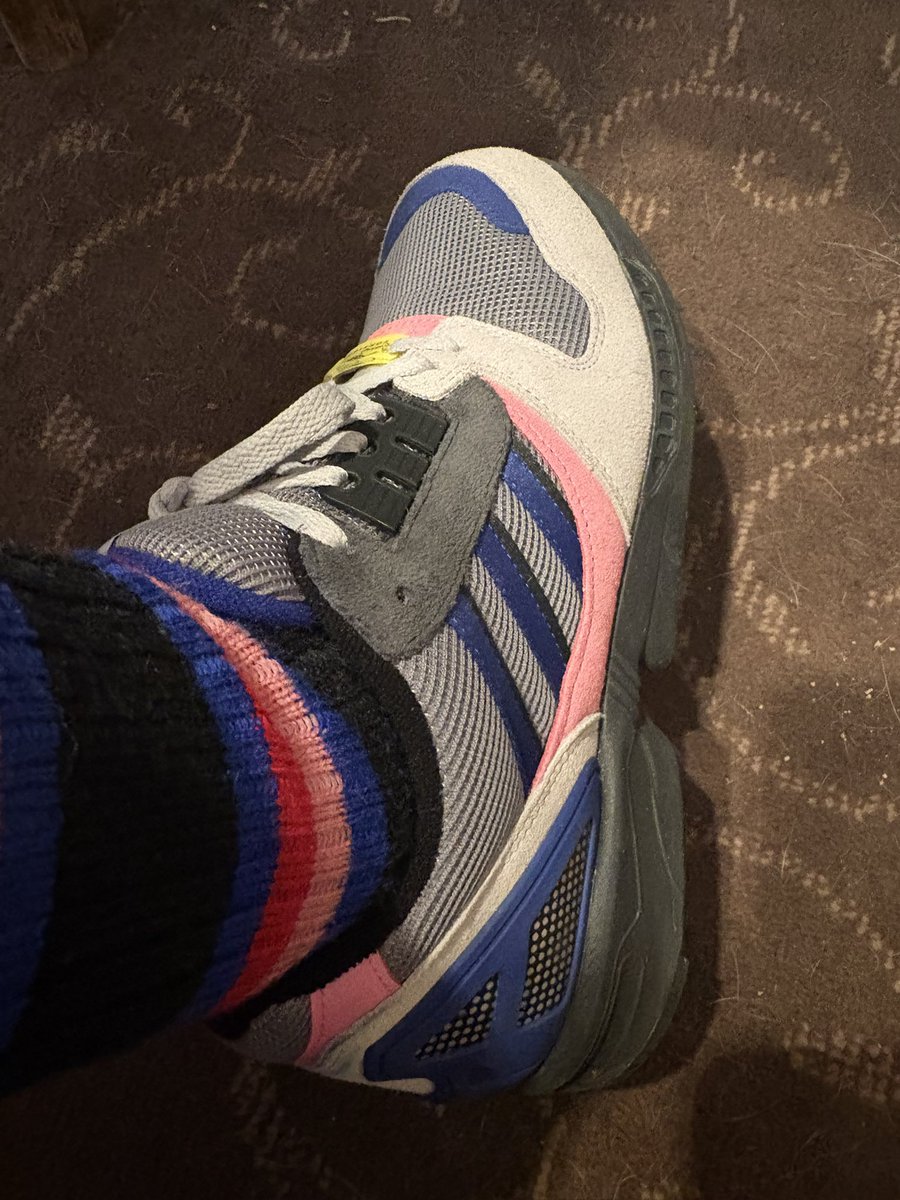 griffwebber's tweet photo. First holiday pint #inthepink #aldrington #spzl #lordmarples #zx8000 #trickett 💕 🧦 👟 #cheers https://t.co/BgUJgdwttC