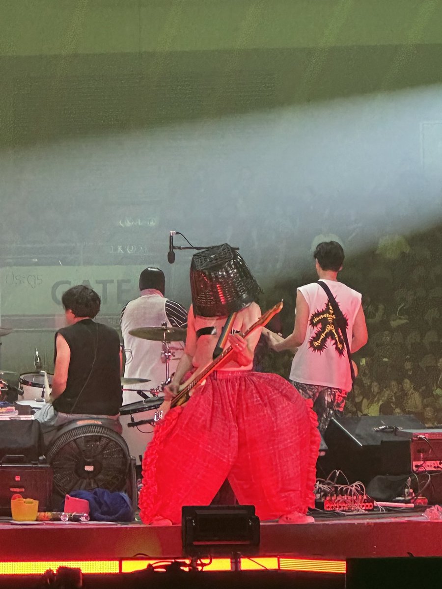 somethingbooooo's tweet photo. เป็นไรก็เป็นเถอะพี่55555555 #dogdox https://t.co/p6WFx6jdO3