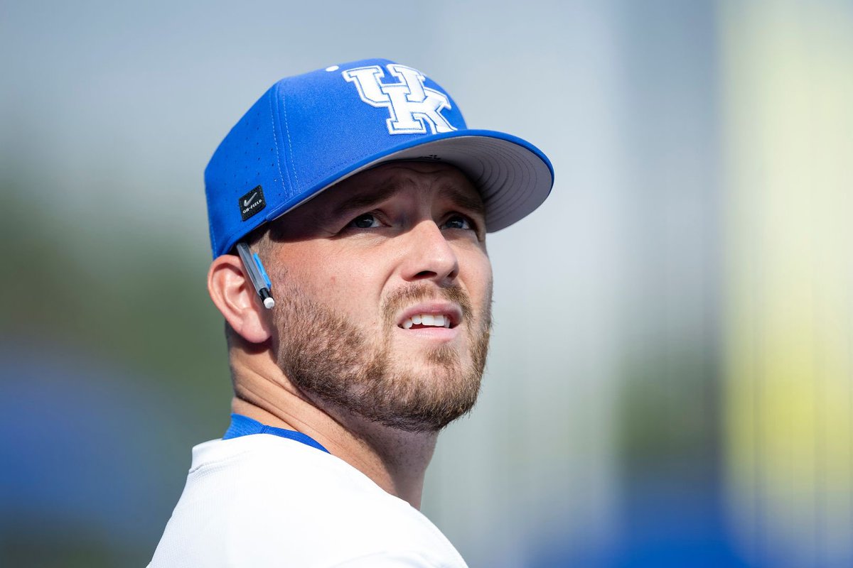 UKBaseball's tweet photo. Happy Birthday, @Chase_20_Slone! https://t.co/EGagFQeBZV