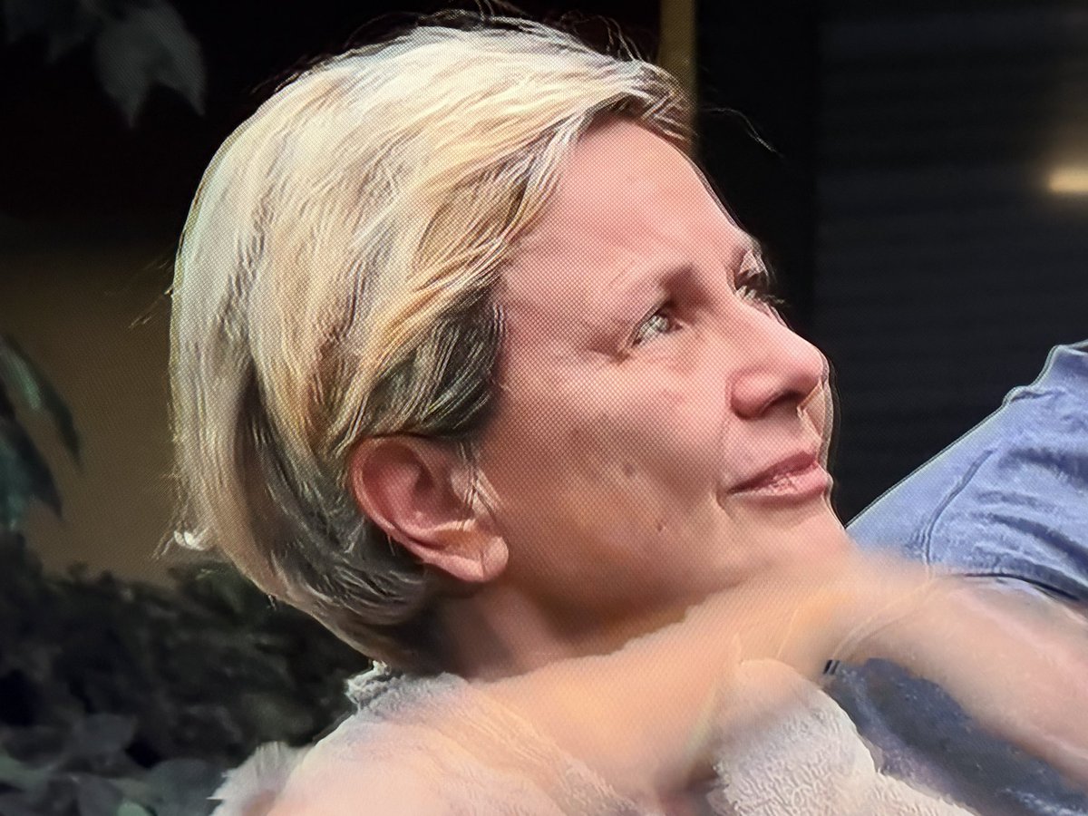 MemoleElisa74's tweet photo. TI AMIAMO PICCOLA GRANDE DONNA! @EliaAntonella #antofox #eliafamily TI AMIAMOOOO! #GFVIP https://t.co/gj8mnHc5AN