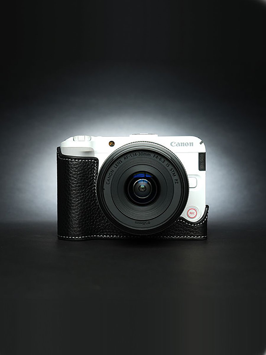 NineSelect's tweet photo. TP Original
Canon EOS R50 V 専用レザーケース
color：Black

https://t.co/WynXhb3gYG

#tp
#cameracase
#カメラケース
#canon
#キヤノン
#eosr50v
#レザーケース
#おしゃれ
#nineselect https://t.co/uy2SXwGLID