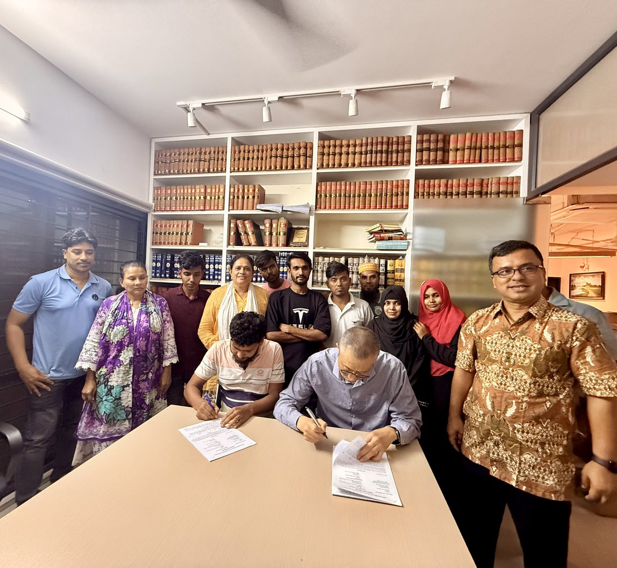 NazmaAkter73's tweet photo. Congratulations to Donglion Fashion (BD) Ltd Sommilito Sramik Union on signing their Gender-sensitive milestone #CBA, victory for workers! ✊🏽✊🏽
#justtransition #climate 
@IndustriALL_GU @ProgIntl @uniglobalunion https://t.co/XH0eS6LUDO