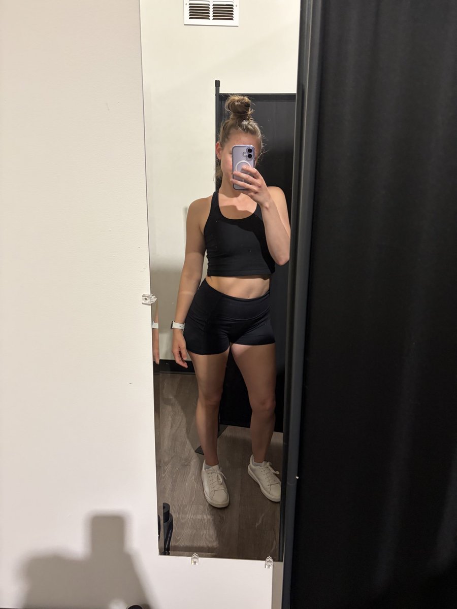 annathepirate's tweet photo. Deadlifts did me dirty this morning. https://t.co/z9mtacMkeX