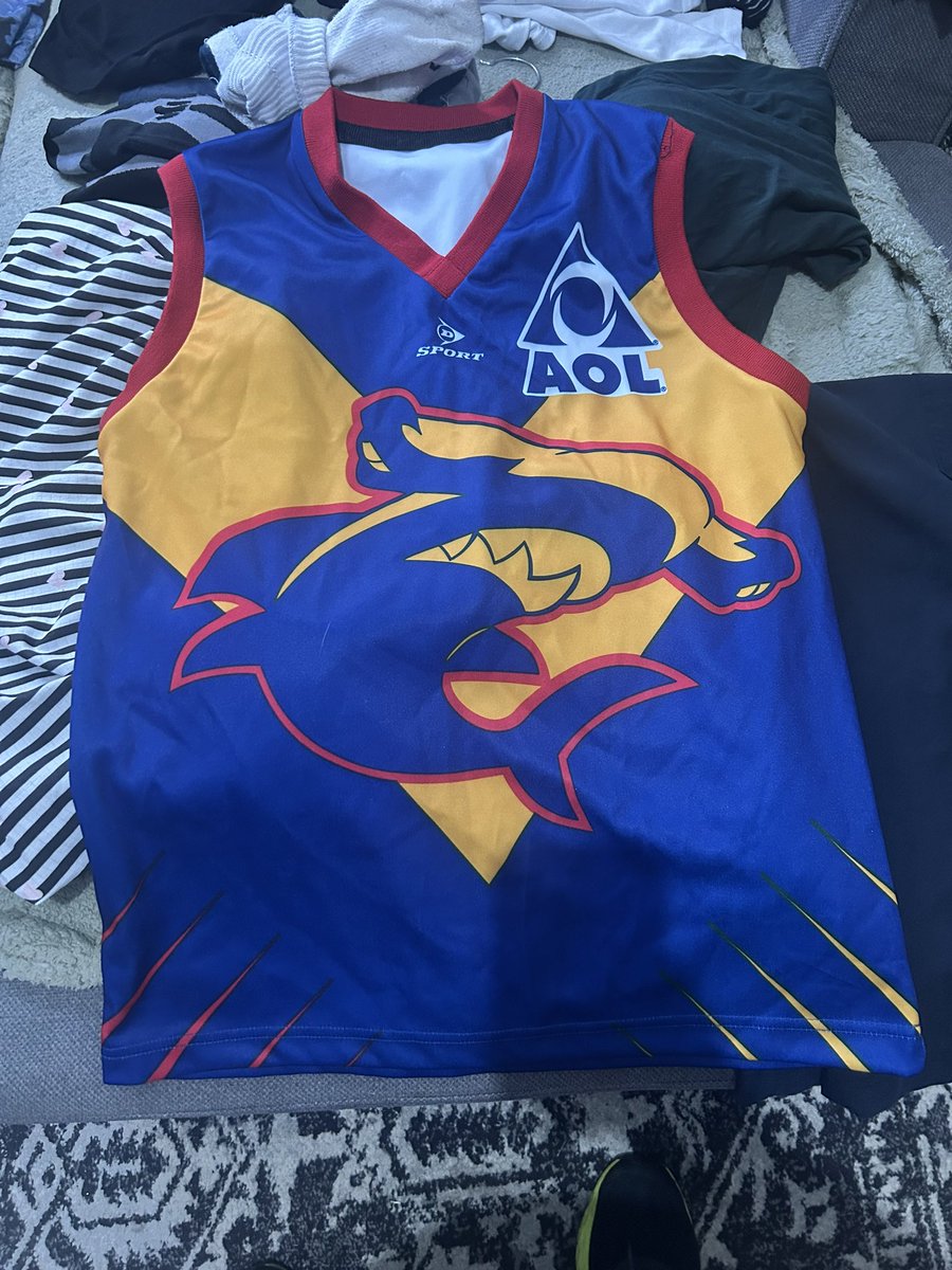 RedbackJim's tweet photo. Anyone remember this channel 7 footy show #TheClub
The Hammerheads football team https://t.co/0ejMQ5aRwL