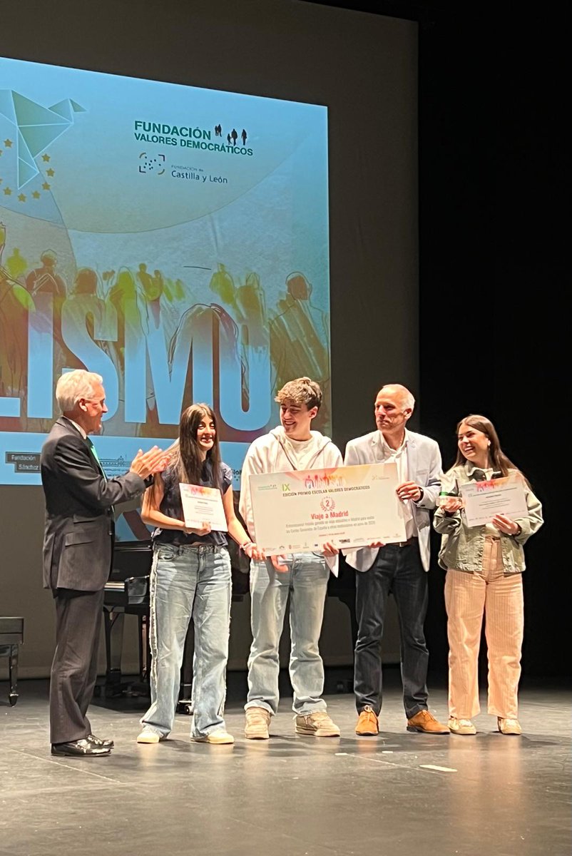 Fundación de Castilla y León tweet media
