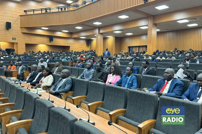 EyeRadioJuba's tweet photo. The spokesperson of the National Legislative Assembly says parliament did not hold its sitting on Monday due to a shortage of fuel - #SouthSudan #SSOX https://t.co/FPC5hxkSe8 https://t.co/gcik6gA0MZ
