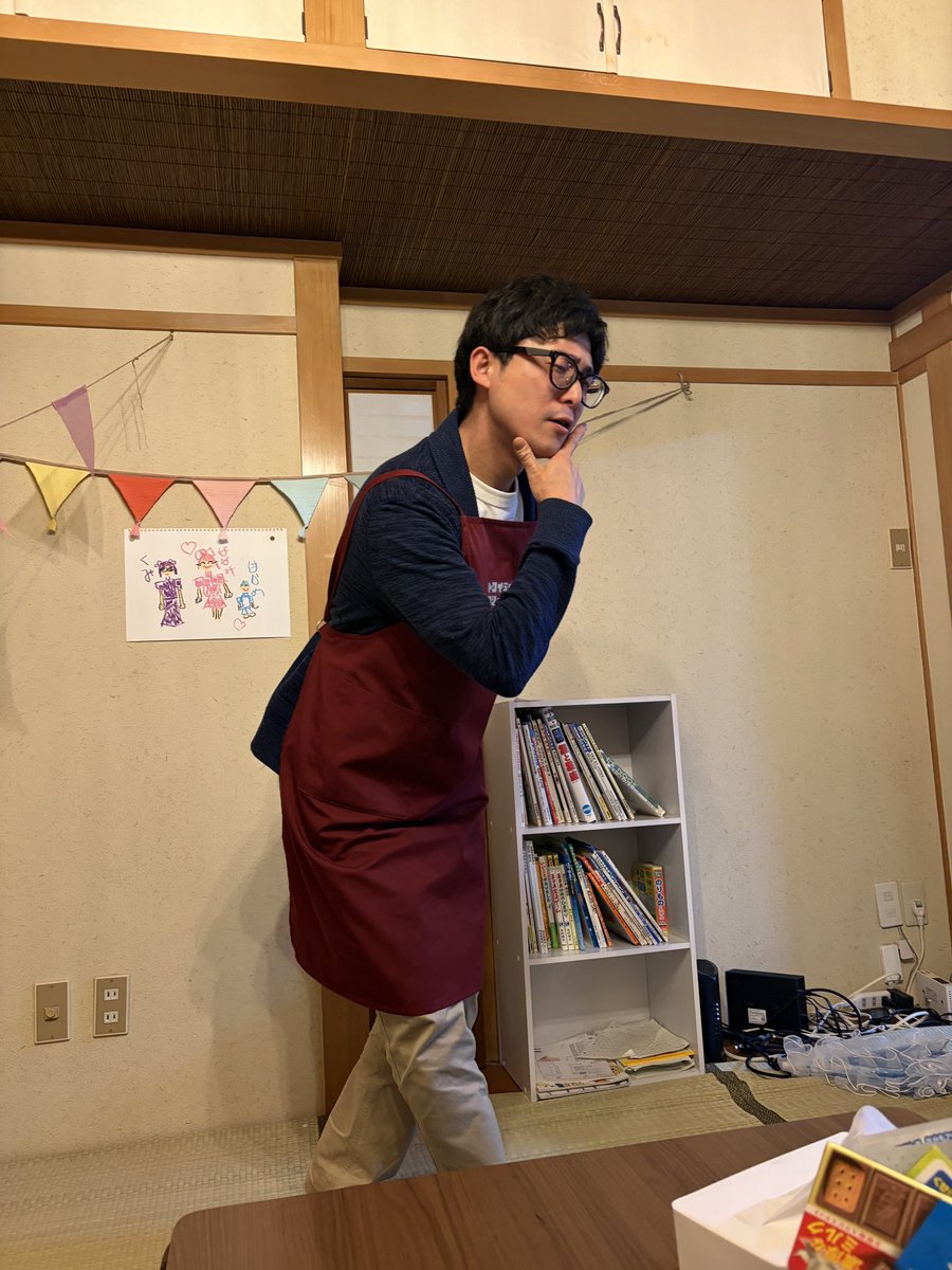 mokutsukumo's tweet photo. 先日は　#トワイライトクリーニング　で　#根津一軒家清掃　でした。隙のない作り込みと構成で公演後まで楽しませてくれるの、尊敬しかない。

ご一緒した方々、リーダーって呼んでくれてありがとう…バラ売り回なのに…

※画像はノリノリの立会人です https://t.co/Czo90ymGbf