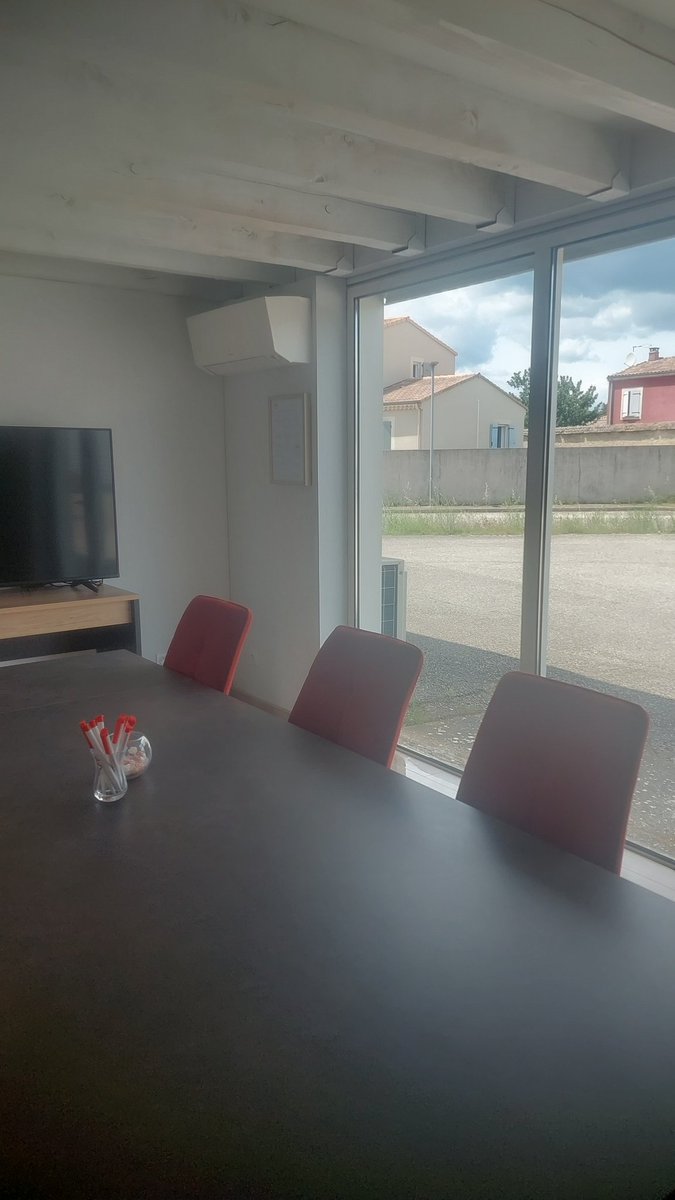 OdeSoline's tweet photo. Beau début d'après midi  à vous 😘😉 perso j'ai bientôt fini le taff ^^ vivement !!!! https://t.co/3I4UqXo8lN