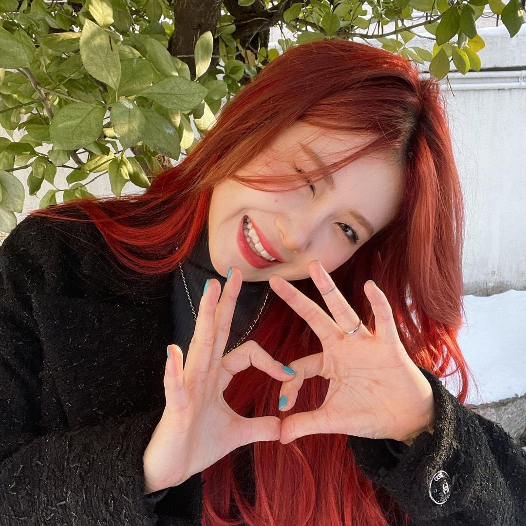wooyeminnn's tweet photo. #백예린트친소 #백예린

 당긍들한테 나눔하는게 제일 재밌는 늙크크 당긍이에오 … ♥️ 이번 서재페때 찌라시와 파우치 나눔하는데 그때 트친들 많이 만났으면 좋겠서요 … ♥️
예린이가 주는 사랑으로 사랑을 전하고 또 그 사랑이 돌고 돌아 예린이에게 가길 바라요 ! 🥕 https://t.co/iwQBZZxqlB
