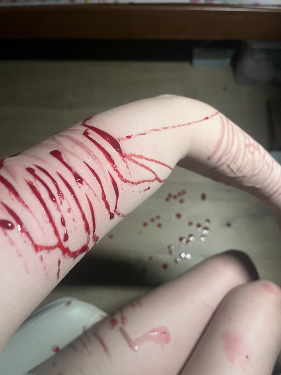 bleedfromguilt's tweet photo. heard u guys missed me (sorry for shitty styros + one not so visible bean i only had a very short and dull box cutter) https://t.co/zmTyAyUYed