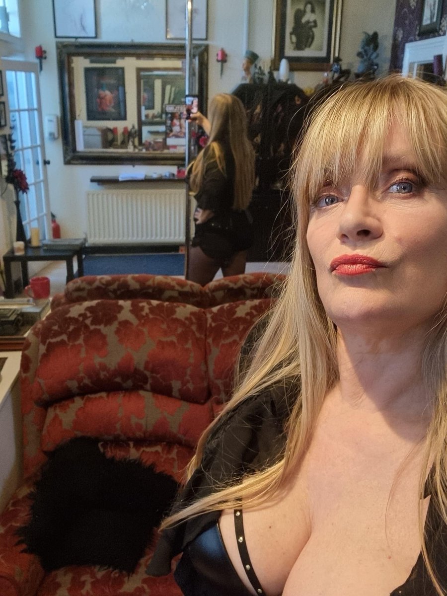 Lady Godiva of Kent tweet media