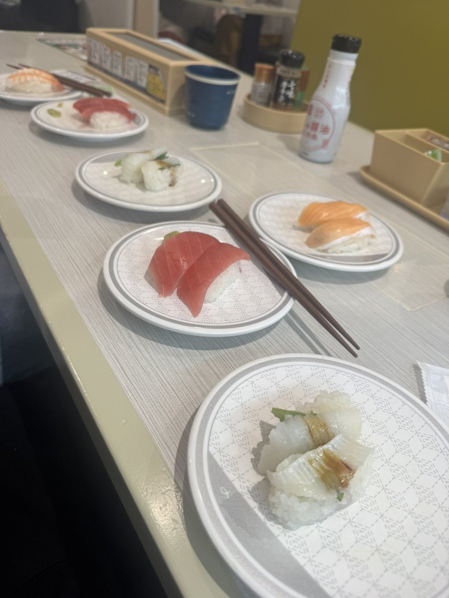 ナイン tweet media