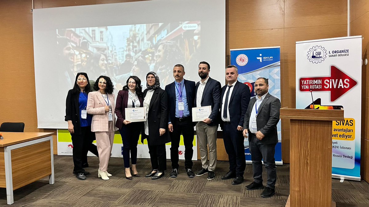 iskursivas's tweet photo. Öğrencilerimiz işe alım süreçleri hakkında merak ettiklerini bizzat uzman insan kaynakları yöneticilerinden öğrenme fırsatı buldu. Sunumların ardından konuşmacılara teşekkür belgesi takdim edildi. @TurkiyeIsKurumu #GeleceğimMeslekte https://t.co/sRj0xAuk8i