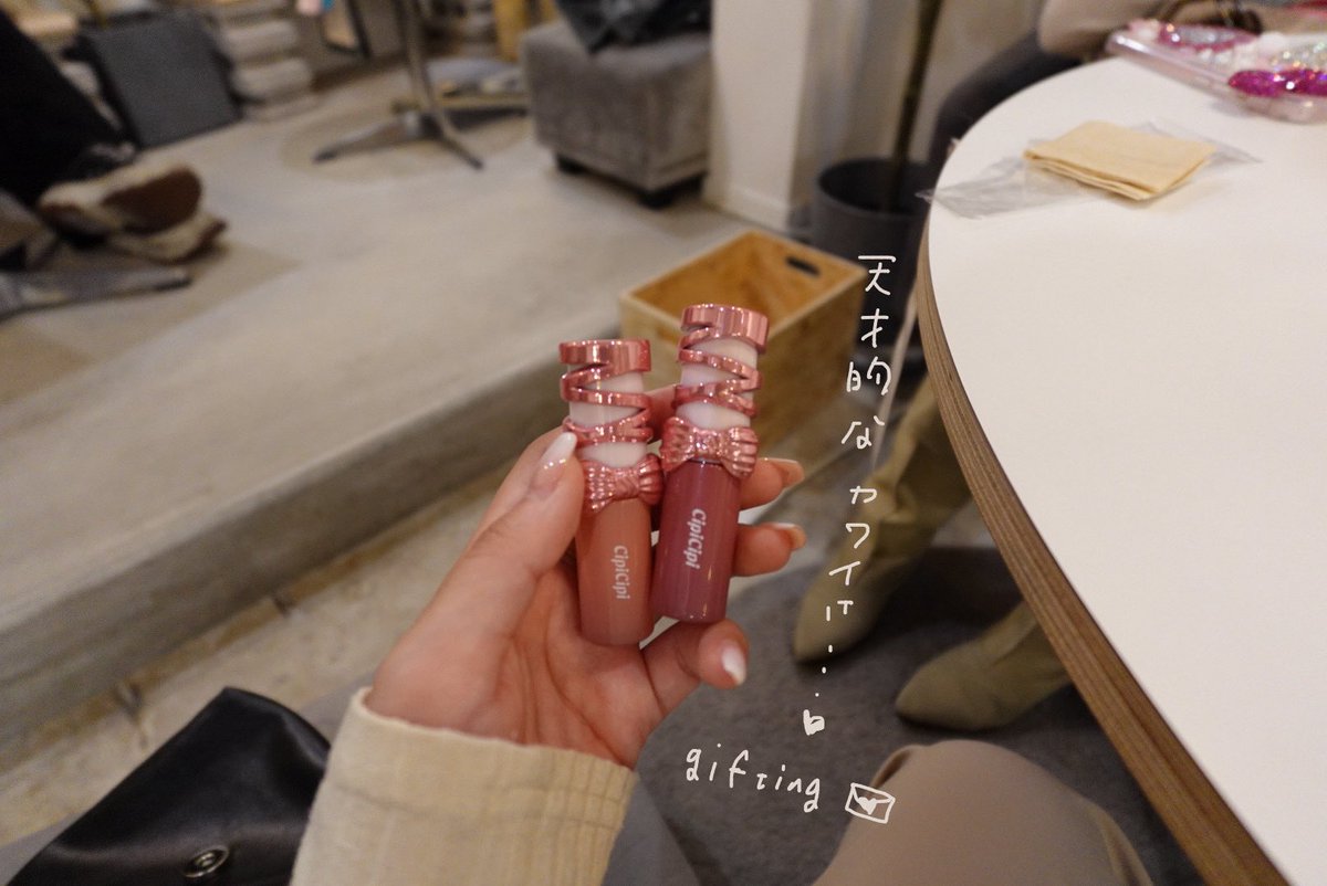 _______ri11's tweet photo. いつもの通り（？）お仕事がんばったので、たまにはサク飲みも＾＾
同期だいすきなんだあ＾＾ https://t.co/9o0KRifc8f