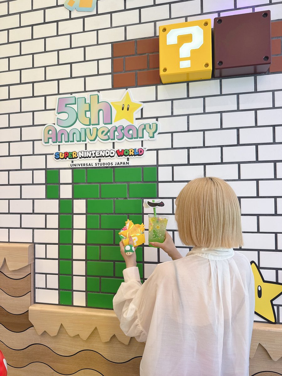 rate__017's tweet photo. 5.17
ユニバ行ってきた!!🌎🤍
ドンキーコング初めて乗ったけど勢いすごすぎてめっちゃ怖かった😇
登り途中、不具合でコースター止まってしまってお詫びにってもう1回並ばずに乗らせてもらえることになったけど怖すぎて断ったw https://t.co/mbtdYn7nvF