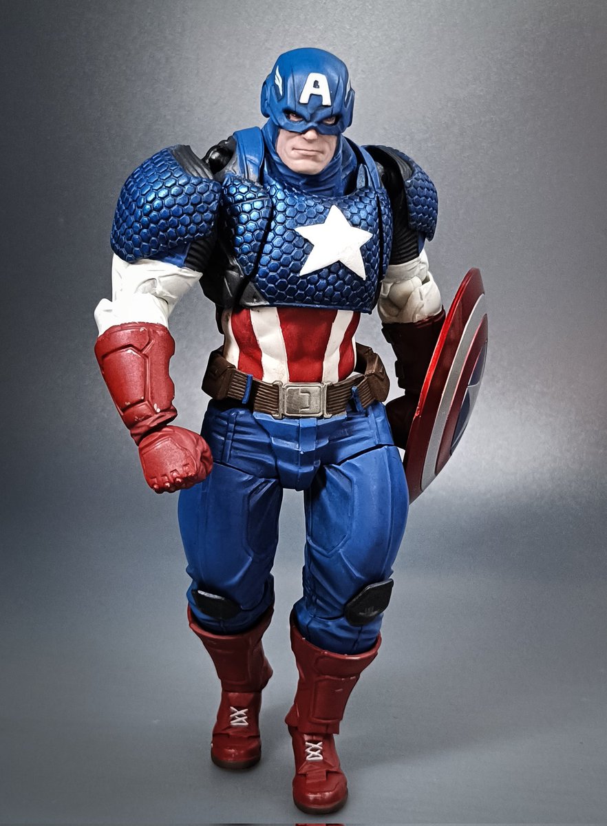mog0729's tweet photo. Amazing Yamaguchi Captain America 🇺🇸

Wasn’t a big fan of the original head sculpt, so I customized it using a Marvel Legends head. Really happy with how the jawline turned out. https://t.co/962gGp19pf