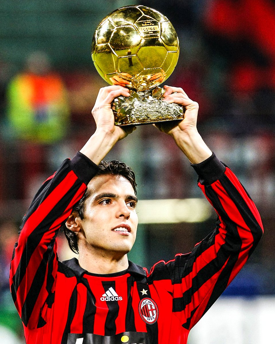 nexustransfer's tweet photo. 🇹🇷 Kenan Yıldız: "Bir gün Ballon d'Or kazanmak istiyorum."

🥇 Serie A'dan Ballon d'Or kazanan son oyuncu:
🇧🇷 Kaká - 2007 https://t.co/GGuhXqkQmA