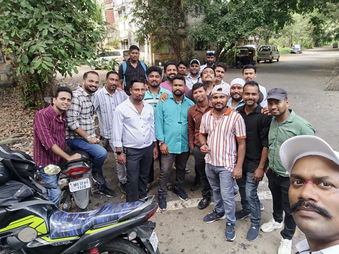 prashant_ptel's tweet photo. अहंकार में चूर है मैनेजमेंट ।
जिसको कंपनी से जाना था उसको जाने नहीं दे रहा है।
और जिसको रहना है उसको निकाल दे रहा है ।

CEO, CHRO की पाप का घड़ा भड़ गया है ।
तानाशाही का हद्द पार कर चुका है ।
आज जो PSU कंपनी AIESL में जो हो रहा है उसका जिम्मेदार ये दोनों है । 
 भारत सरकार @PMOIndia से निवेदन है कि @AIESL_MRO से दोनों को निकाला जाए ।
@MoCA_GoI
@RamMNK
@LabourMinistry
@mansukhmandviya
#IndiaFlight #TechnicalFault #SafetyFirst #IndianAviation #WorkersUnite #UnfairLabourPractice 
#AIESLProtest
#AIESLProtest