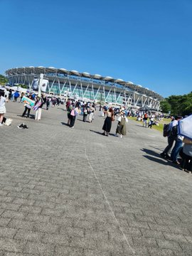 sendy10222002's tweet photo. backnumber実在するんや、、、神だったなああ！！！エコパスタジアム30000人くらいいて禁止じゃなかったらとりたかったあああ https://t.co/uKOkyLsUy9