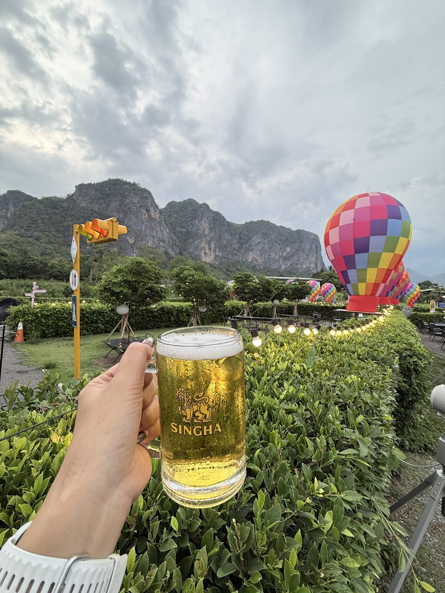 BioB543's tweet photo. อากาศ น่า……จิบ🍺

#ภูผาม่าน #ขอนแก่น #ชุมแพ #หนองเรือ #คอนสาร https://t.co/DXud57nRVa