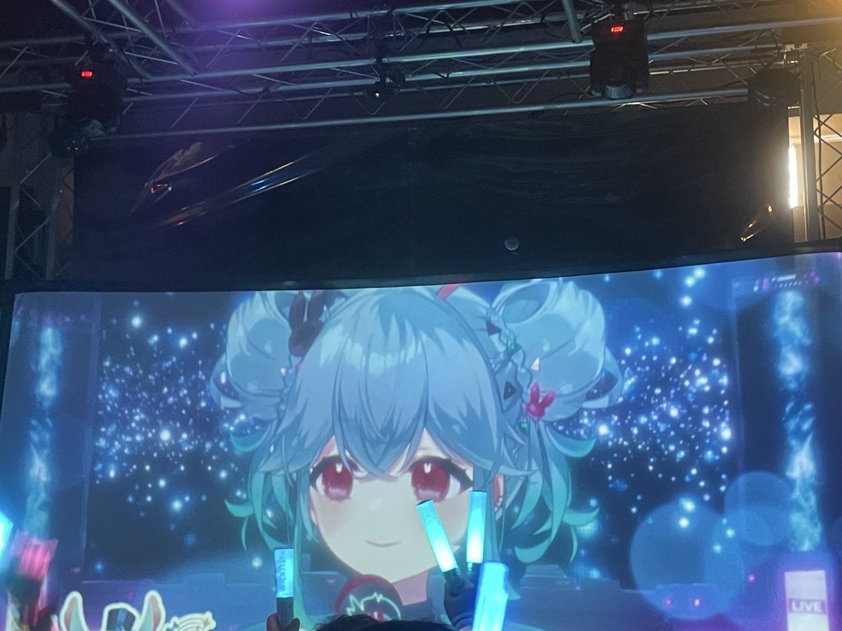 null_o_O9's tweet photo. 組合員の皆様の後方でアニソン老人会楽しみました♪
LEVEL5は個人的に楽しんでました笑
チェキは頑張って自引きしました https://t.co/AFlWacjJ3T