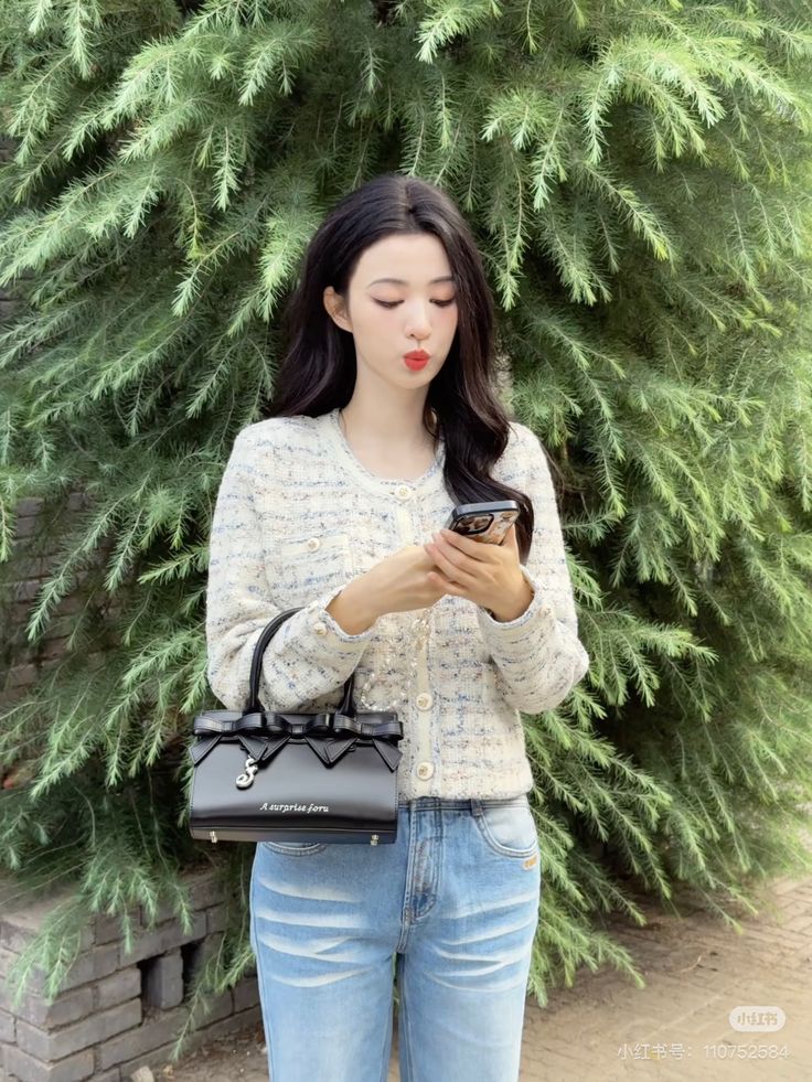 tiramisualmond_'s tweet photo. gini kali yak kalo daddy dan mommy mau ngedate @moiembrasses
#CallTheShots
#PradhikaJelita
yg diajak ngedate: yang ngajak ngedate: https://t.co/2FiYkrFXE0