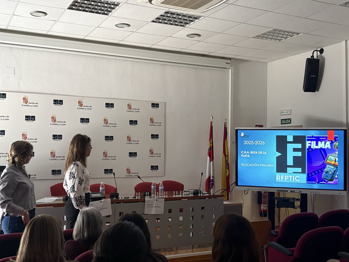 CFIESAleng's tweet photo. Esta mañana acompañamos a los centros de Primaria de Salamanca @FILIBEJAR y  CRA Ruta de la Plata, a la Jornada de cierre de los PIE Filma y Sintoniza en el @crfptic en Palencia. 
@cfiesalamanca #formaciónCyL #innovaCyL https://t.co/QSxdGfsUqg