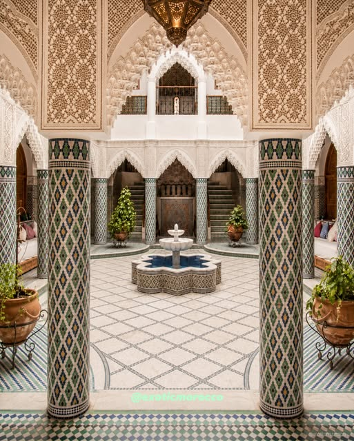 miro1137556's tweet photo. Tanger possède une élégance architecturale unique — raffinée, lumineuse et profondément ancrée dans l'identité du nord du Maroc ❤️🇲🇦 https://t.co/ZxBtPGcJHu