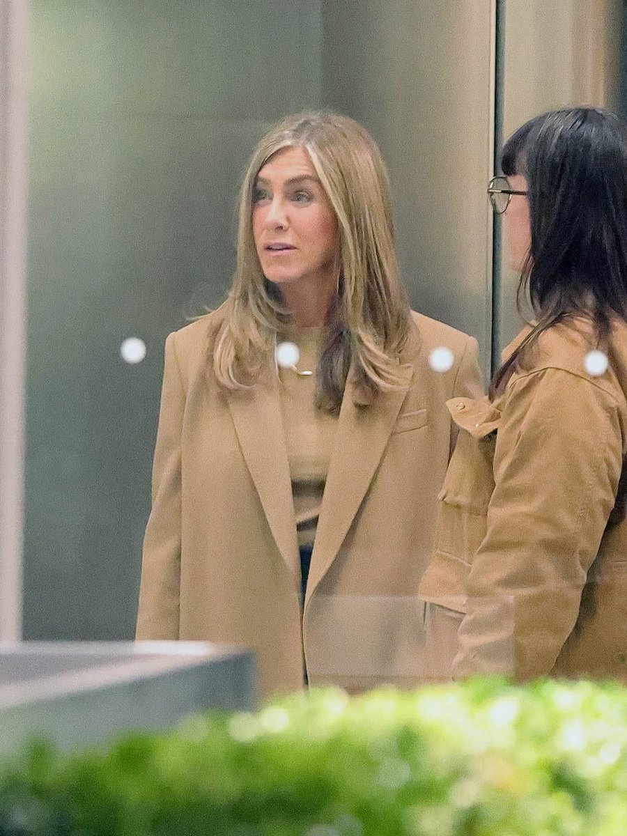 officiaIanistn's tweet photo. Jennifer aniston 
True love is quiet confidence—the kind that feels like home, not chaos. #Love https://t.co/V72tXGVQOn