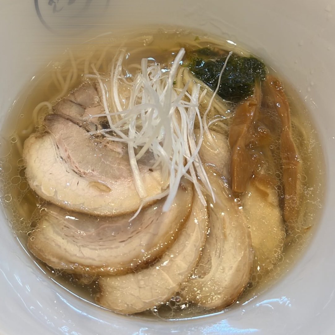 だ tweet media