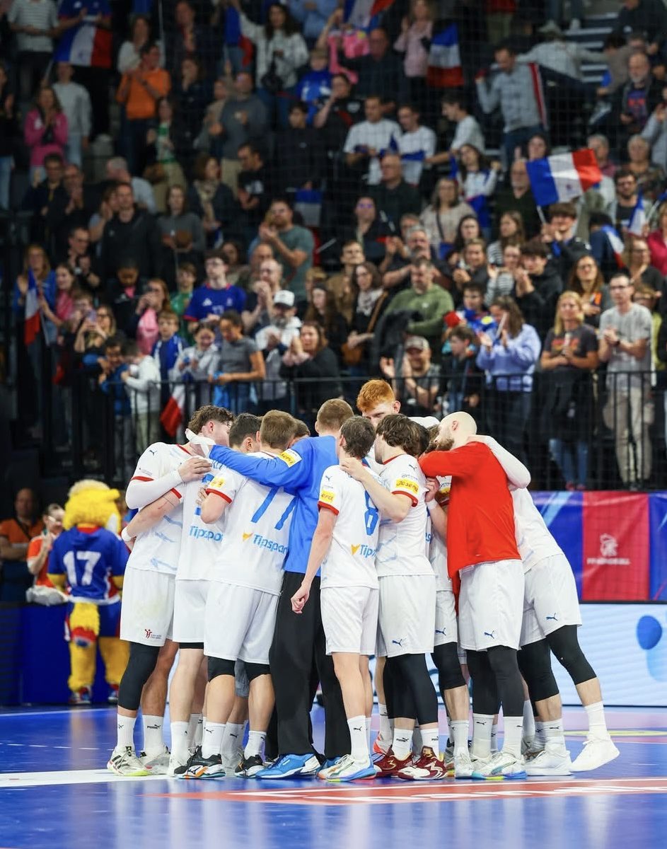 HCDuklaPraha's tweet photo. Čeští házenkáři se na mistrovství světa 2027 neprobojovali, v obou kvalifikačních zápasech Francii podlehli.

📸 Adéla Kvapilová &amp; Czech Handball https://t.co/1Aq5fyT2NB