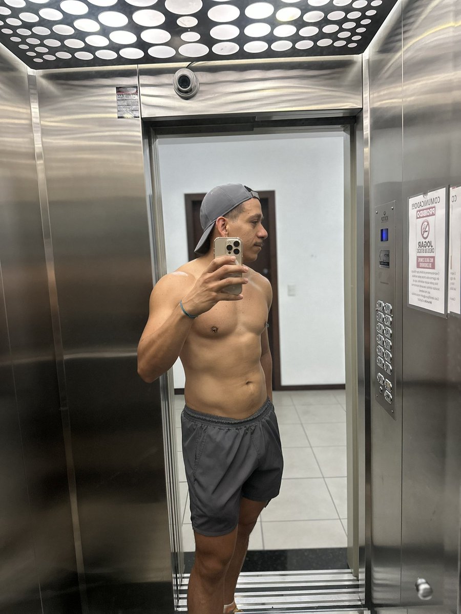 gfariasmiranda's tweet photo. Corrida pra começar a semana https://t.co/vzaakXa8oH