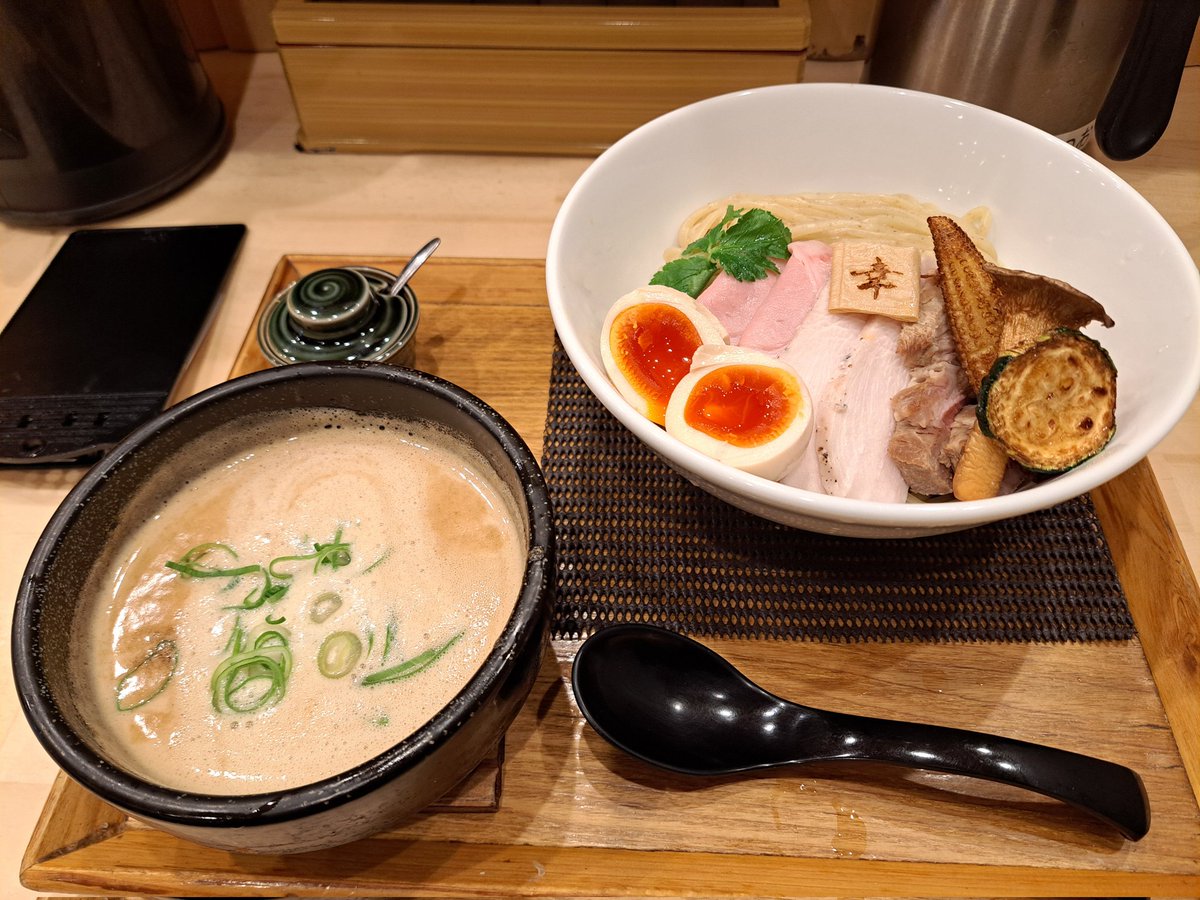 かなぶんさん tweet media