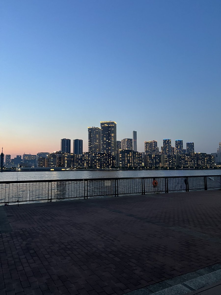 le___mxx's tweet photo. 高校時代のイツメンと大好きな場所で https://t.co/6Rgs7Bm0NF